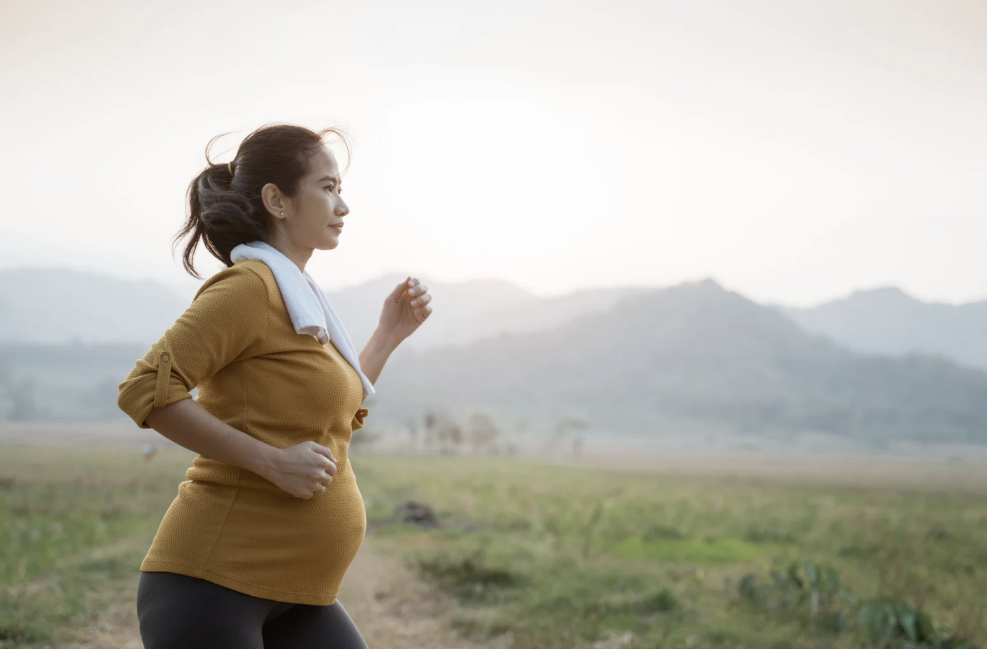 cara cepat melahirkan, tips mempercepat persalinan, kontraksi alami, tanda melahirkan, oksitosin untuk persalinan, Bunda, si Kecil
